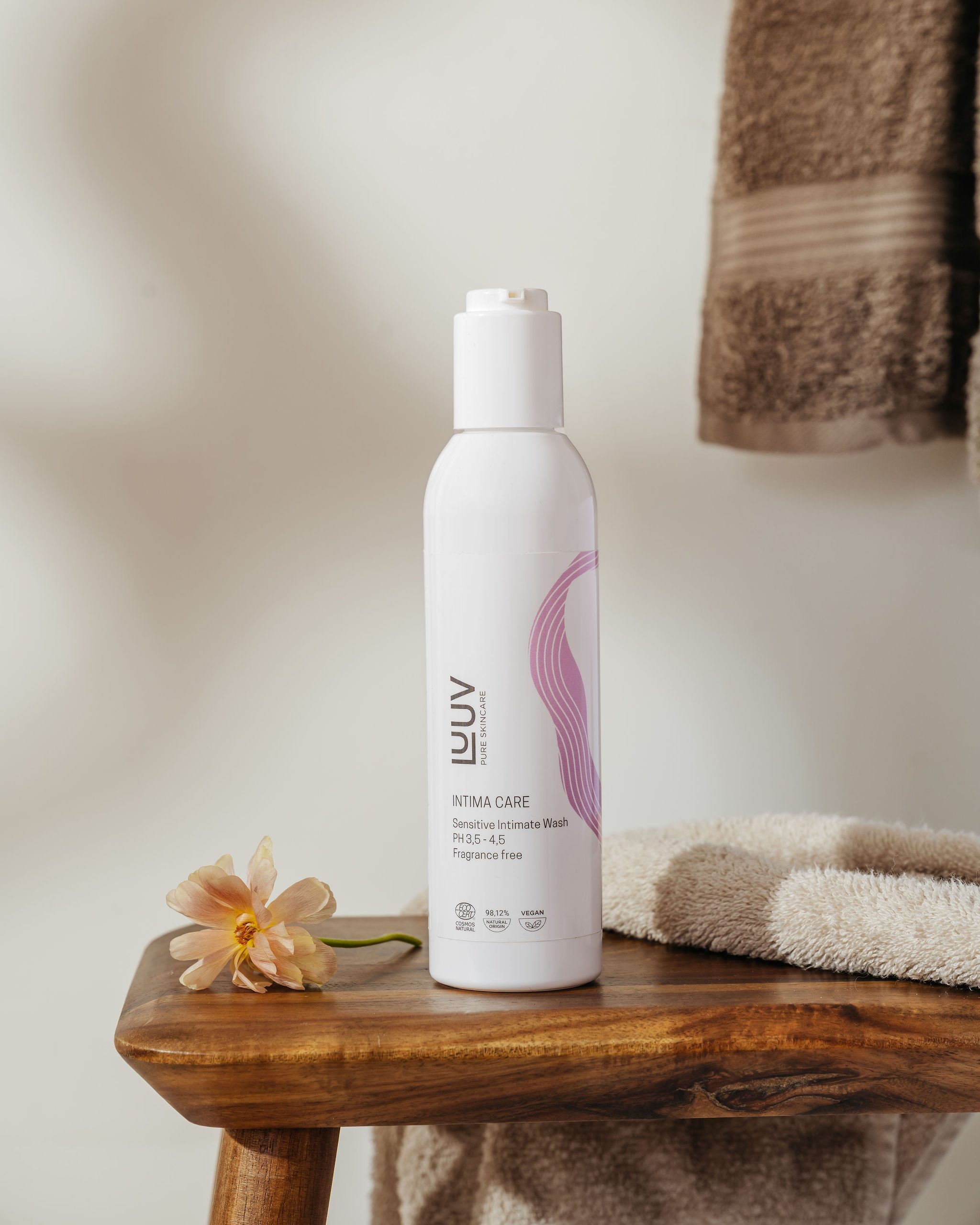 LUUV Sensitive Intimate Wash and shaving gel fragance free, 150 ml - Image 2