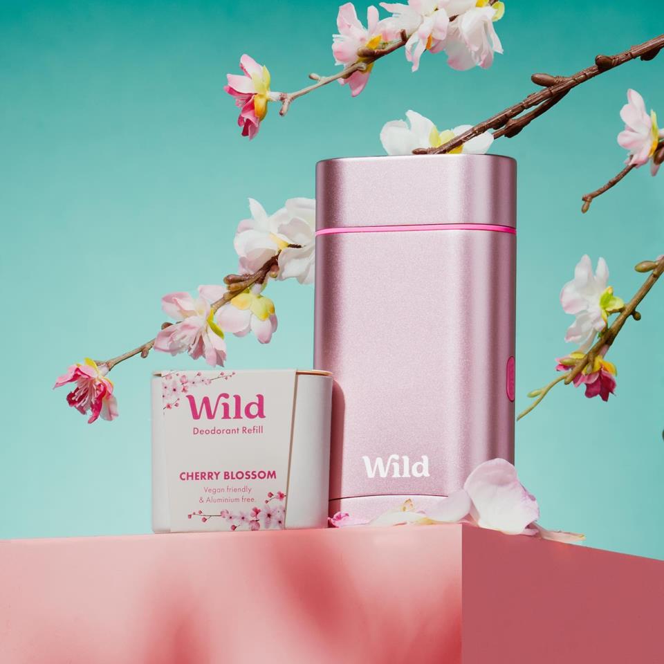 WILD Pulkdeodorant koos ümbrisega Cherry Blossom Pink Case, 40g - Image 2