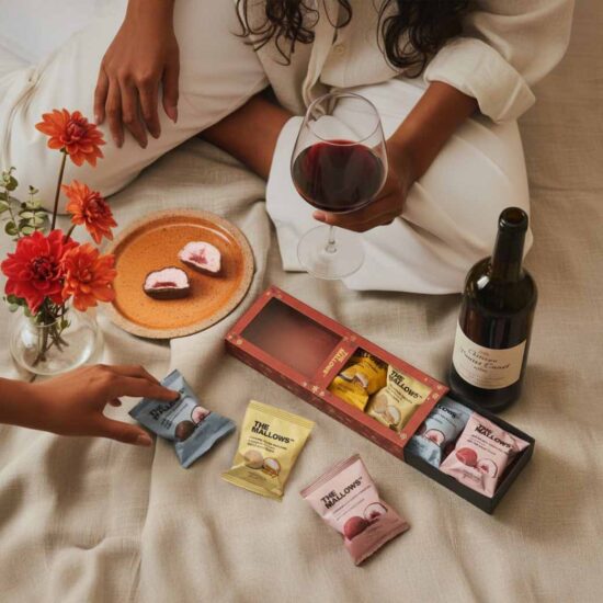 THE MALLOWS Winter edition maasika ja karamelliga täidetud vahukommid, 8tk - Image 3