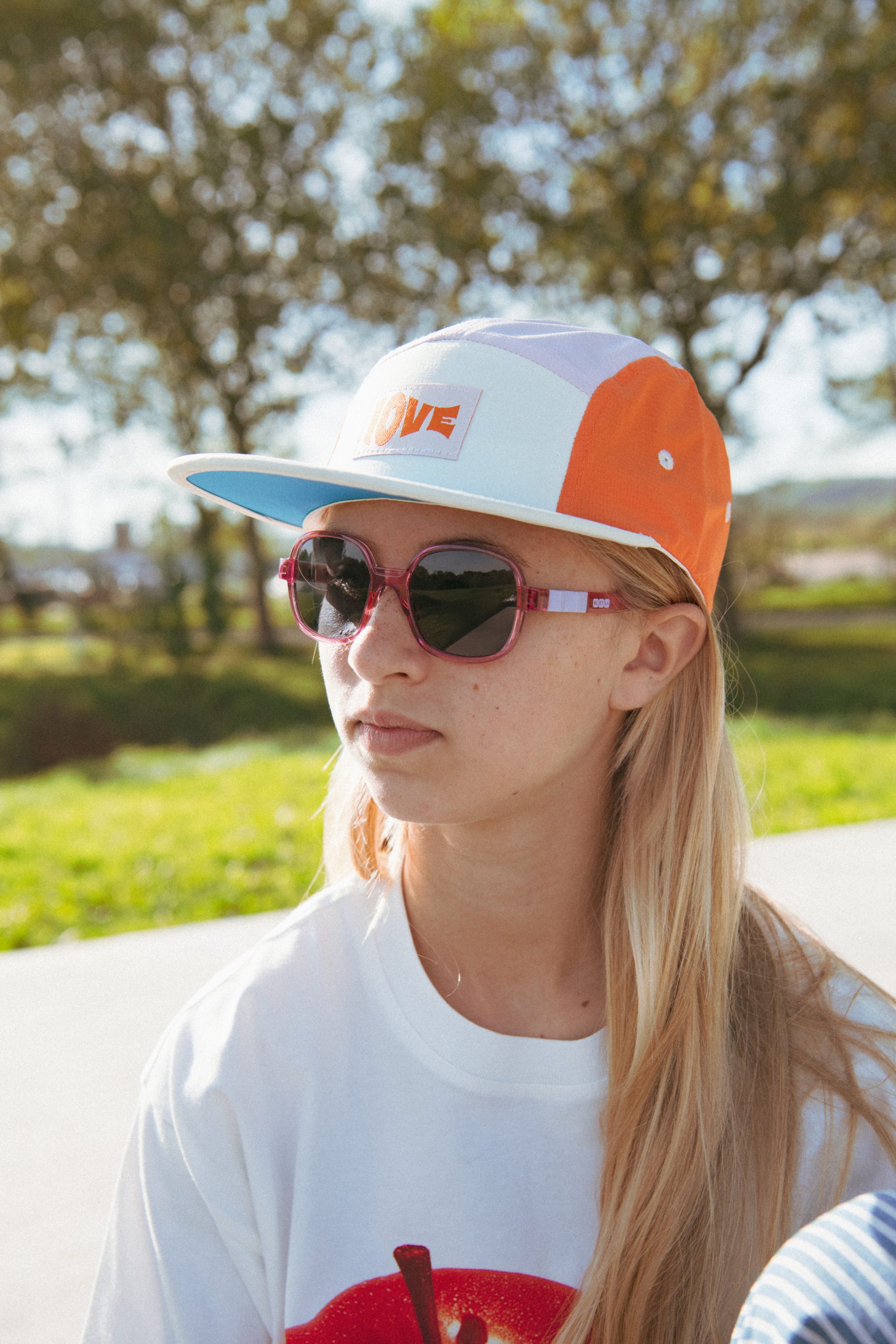 KIETLA URBAN laste kandilised polariseeritud 180° painduvate sangadega kõrge UVA/UVB kaitsega päikeseprillid lastele vanuses 4–7 aastat, FUSCHIA LAVENDEL - Image 8