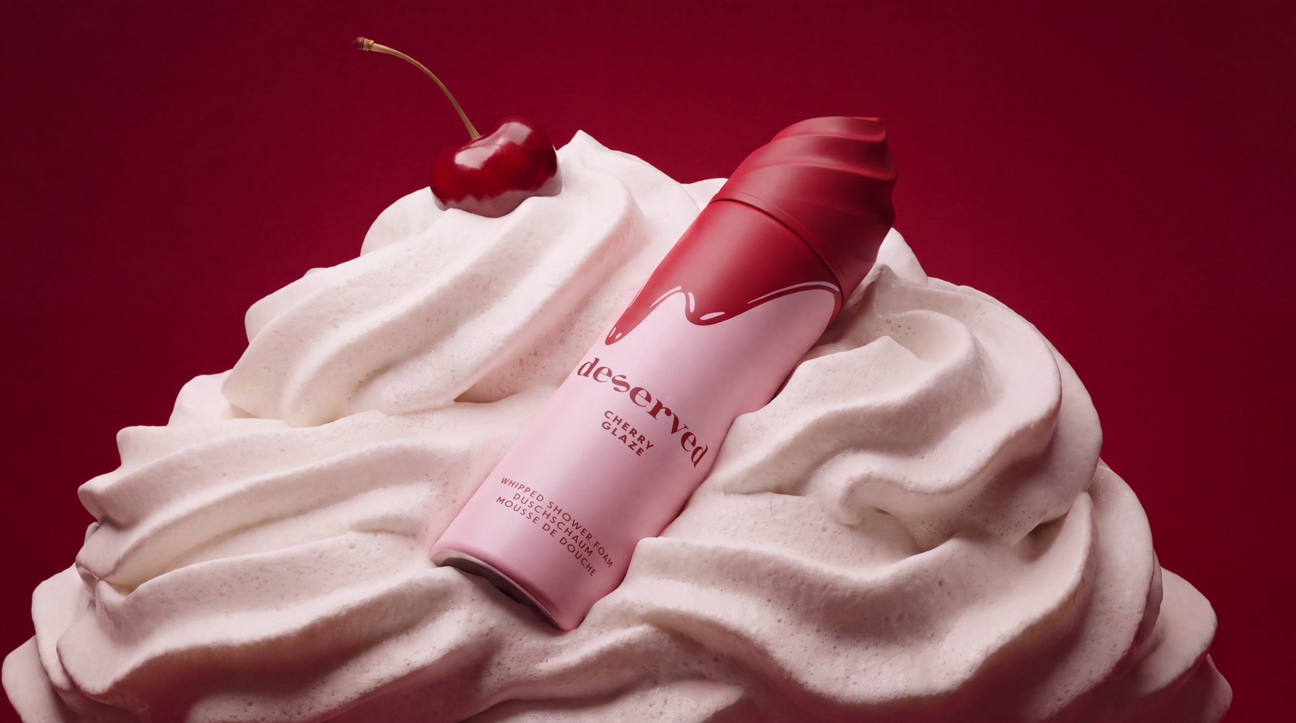 DESERVED Õhuliste dušivahtude jõulukomplekt Cherry Glaze & Cinnamon Roll, 2 × 250 ml - Pilt 3